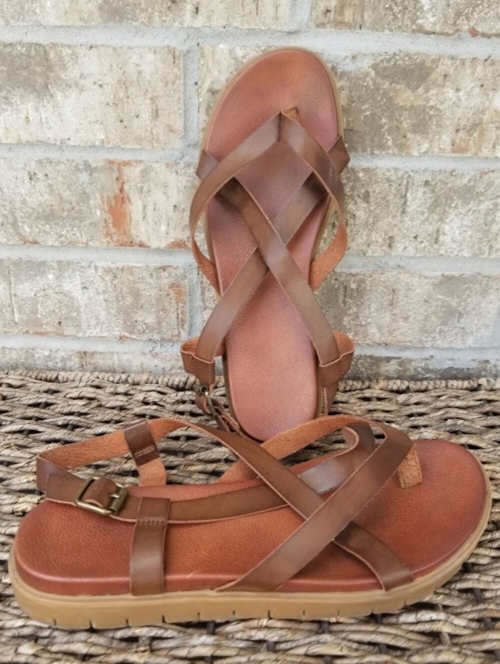 Mia Limited Edition Zurie BROWN Strappy Slingback Sandals (Sz 9) Lug Soles